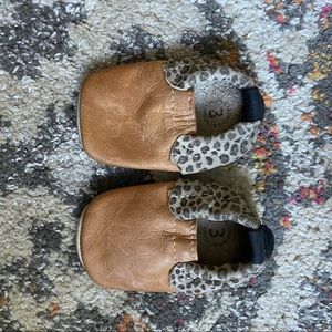 Heyfolks baby shoes size 3. Tan, black & leopard print.